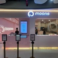 Moone Rolls Central World