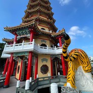 บรรยากาศ Dragon & Tiger Pagodas