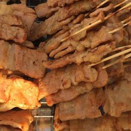 หมูปิ้งจิ้มแจ่ว ( ข้างปั้ม )