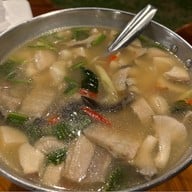 ร้านลำตะคองวิว คาเฟ่ ร้านอาหาร ลานกางเต็นท์ ใหญ่
