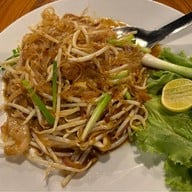 ร้านลำตะคองวิว คาเฟ่ ร้านอาหาร ลานกางเต็นท์ ใหญ่