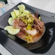 บาร์ขนมจีนบุฟเฟ่ต์ ถนนกาญจนาภิเษก