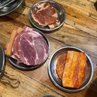 SUSU Korean BBQ Garden บ่อวิน