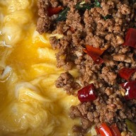 พริกแซ่บ โคตรยำ&กะเพราไข่ข้น(ตลาดนายใหญ่) - ถนนเลียบคลองสอง เลียบคลองสอง