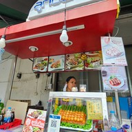 หน้าร้าน ลูกชิ้นทิพย์