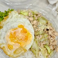 อาหารตามสั่ง แซนวิช สลัดโรล(ตึกหน้าวัดศรีประชา)