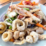 หมูล่องเรือ ก๋วยเตี๋ยวเรือ
