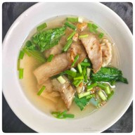 ร้านบุญเลิศ บะหมี่เกี๊ยว-ข้าวหมูแดง นางเลิ้ง