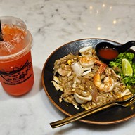 เมนูของร้าน ฟาตินชิ้นสะดุ้ง ฮาลาล ซีคอนศรีนครินทร์ ชั้น2 ฝั่งLotus (หน้าFitness first)