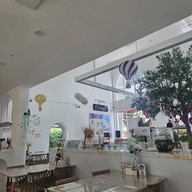 Hom cafe & Restaurant -