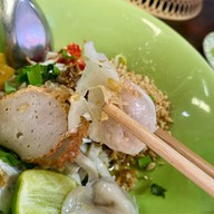 ก๋วยเตี๋ยวปลาย่าลี