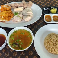 Food or drink of ฉ่ำ ข้าวมันไก่สิงคโปร์ ต้นตำรับซุปปู