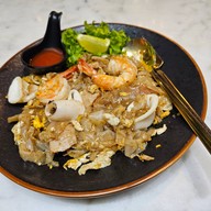 เมนูของร้าน ฟาตินชิ้นสะดุ้ง ฮาลาล ซีคอนศรีนครินทร์ ชั้น2 ฝั่งLotus (หน้าFitness first)