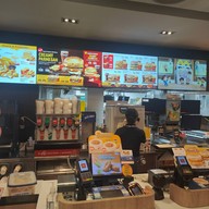 บรรยากาศ McDonald's เอ็ม พาร์ค พระราม 2 - ท่าข้าม (ไดร์ฟทรู)