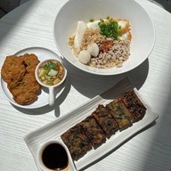 In White Noodles & Cafe' สุรินทร์