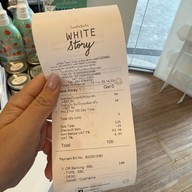 White Story Charn At The Avenue