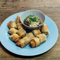 เมนูของร้าน บะหมี่เกี๊ยวสะพานดำ