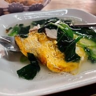 เมนูของร้าน บะหมี่เกี๊ยวสะพานดำ