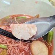 นายฮวด ก๋วยเตี๋ยวลูกชิ้นปลา ทำเอง ซอยพญานาค