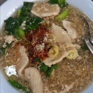 ภูริราดหน้าหมูหมักยอดผัก ภูริอาหารตามสั่งพร้อมส่ง ท่าแพ ถนนเลย-ด่านซ้ายเข้าซอย 13 แยกขวาร้านอยู่สุดซอย