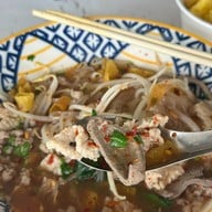 ก๋วยเตี๋ยวต้มยำนายวร