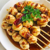 สถานีลูกชิ้นทอดยืนกิน หลัง มจพ.น้ำจิ้มมะขามสูตรเด็ดโคตรอร่อย สถานีลูกชิ้นทอดยืนกิน หลัง มจพ.