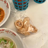 เมนูของร้าน ก๋วยเตี๋ยวเรืออนุสาวรีย์ชัยฯ เจ๊แป๊ด เจ้าเด็ดสะท้านโลก