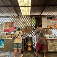 เมนูของร้าน ก๋วยเตี๋ยวเรืออนุสาวรีย์ชัยฯ เจ๊แป๊ด เจ้าเด็ดสะท้านโลก