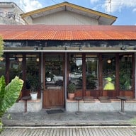 หน้าร้าน Basic Space Coffee