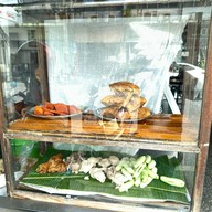 ฉีซุ่นลี่ ต้มเลือดหมู