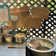 เมนูของร้าน ก๋วยเตี๋ยวเรืออนุสาวรีย์ชัยฯ เจ๊แป๊ด เจ้าเด็ดสะท้านโลก