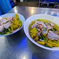 บะหมี่เกี๊ยวนายแดง