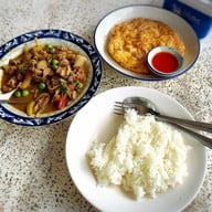 ลุงเลียง-ป้ามาลี อาหารป่า อาหารพื้นบ้าน ชลบุรี (Chonburi)