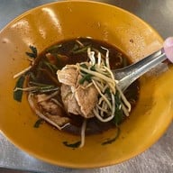 ก๋วยเตี๋ยวเนื้อ สว่างอรุณ (โชคชัย4)
