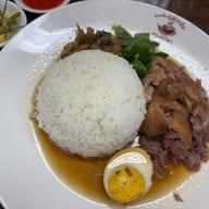 ก๋วยเตี๋ยวนอกเรือทองณิชา