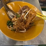 ก๋วยเตี๋ยวเนื้อ สว่างอรุณ (โชคชัย4)