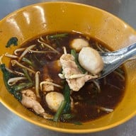 ก๋วยเตี๋ยวเนื้อ สว่างอรุณ (โชคชัย4)