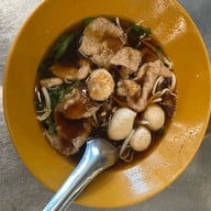 ก๋วยเตี๋ยวเนื้อ สว่างอรุณ (โชคชัย4)