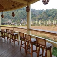 สะปันกลางนา