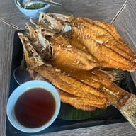 เมนูของร้าน เรือนไทยกุ้งเผา วัดเชิงเลน