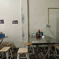 อาเนี้ยว เกาเหลาเลือดหมู ก๋วยจั๊บ บะหมี่เกี๊ยว ข้าวต้ม โจ๊ก สุขสวัสดิ์