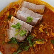 เมนูของร้าน เสน่ห์เหนือ [ข้าวซอย ขนมจีนน้ำเงี้ยว ก๋วยเตี๋ยวเนื้อตุ๋น ไก่ตุ๋น ตามสั่ง]