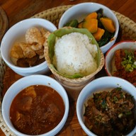 เมนูของร้าน ไต่ขัว ครัวเมือง