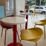 Dairy Queen ® 7-11 UDOMSUK