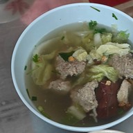 อาเนี้ยว เกาเหลาเลือดหมู ก๋วยจั๊บ บะหมี่เกี๊ยว ข้าวต้ม โจ๊ก สุขสวัสดิ์