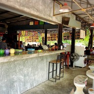 ลุงเลียง-ป้ามาลี อาหารป่า อาหารพื้นบ้าน ชลบุรี (Chonburi)