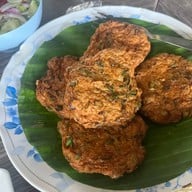 เมนูของร้าน เรือนไทยกุ้งเผา วัดเชิงเลน