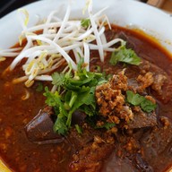 เมนูของร้าน เสน่ห์เหนือ [ข้าวซอย ขนมจีนน้ำเงี้ยว ก๋วยเตี๋ยวเนื้อตุ๋น ไก่ตุ๋น ตามสั่ง]