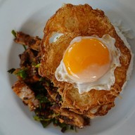 เมนูของร้าน เสน่ห์เหนือ [ข้าวซอย ขนมจีนน้ำเงี้ยว ก๋วยเตี๋ยวเนื้อตุ๋น ไก่ตุ๋น ตามสั่ง]