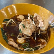 ก๋วยเตี๋ยวเนื้อ สว่างอรุณ (โชคชัย4)